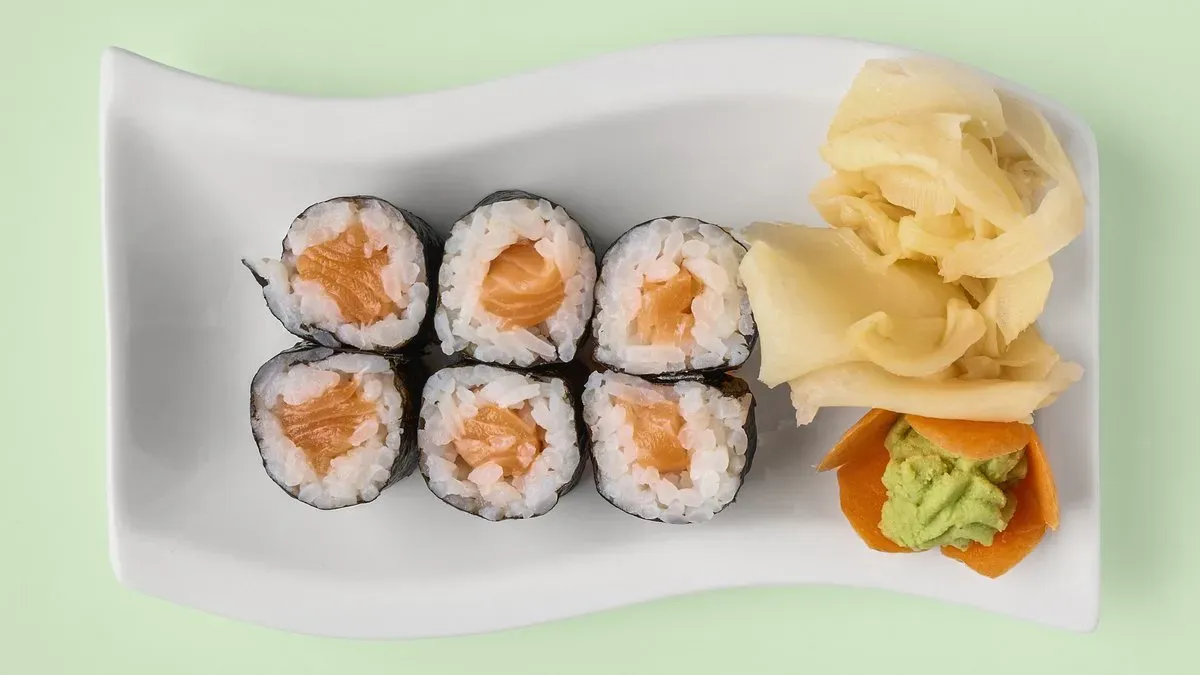 S5. Sake Maki