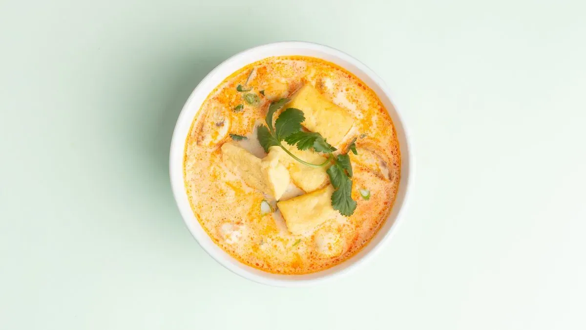 V3. Pho Chay Suppe mit Tofu