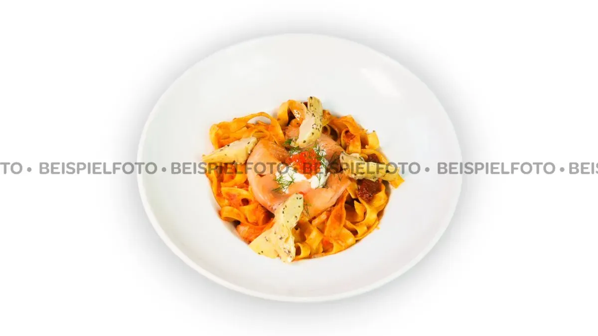 48. Tagliatelle al Salmone