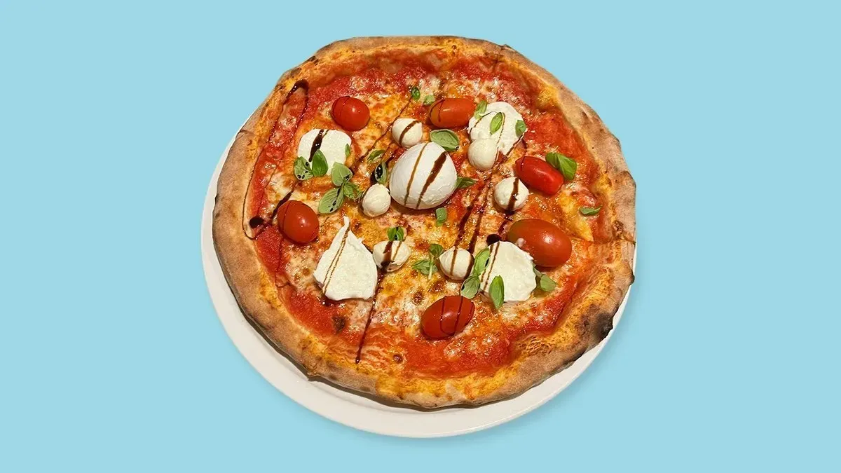 26. Pizza Margherita di Momo