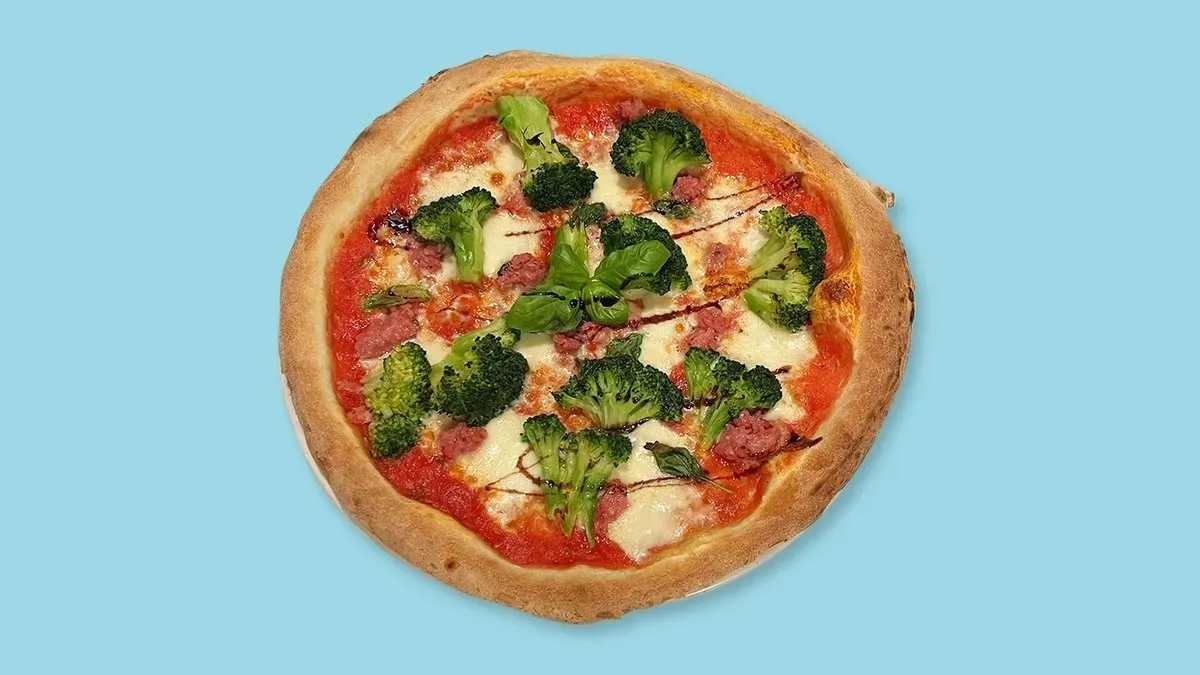 30. Pizza Pugliese