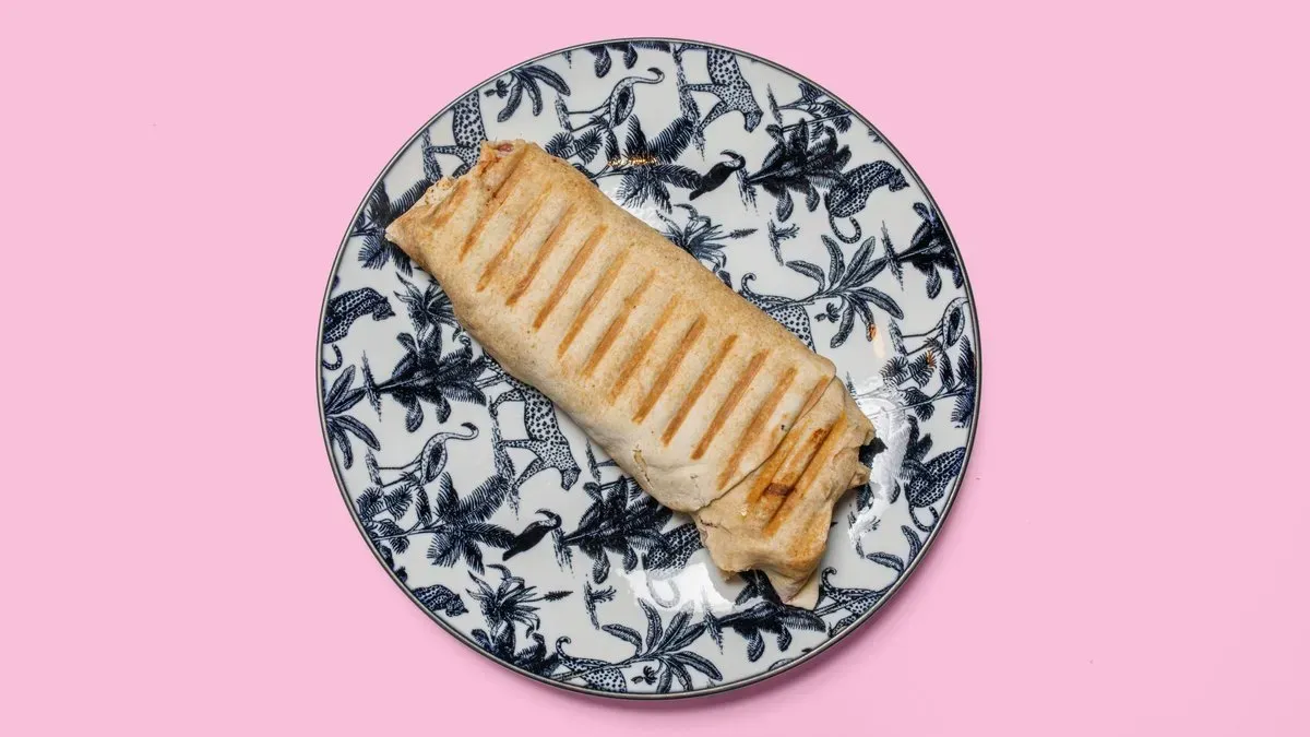 Falafel Makali Halloumi Roll