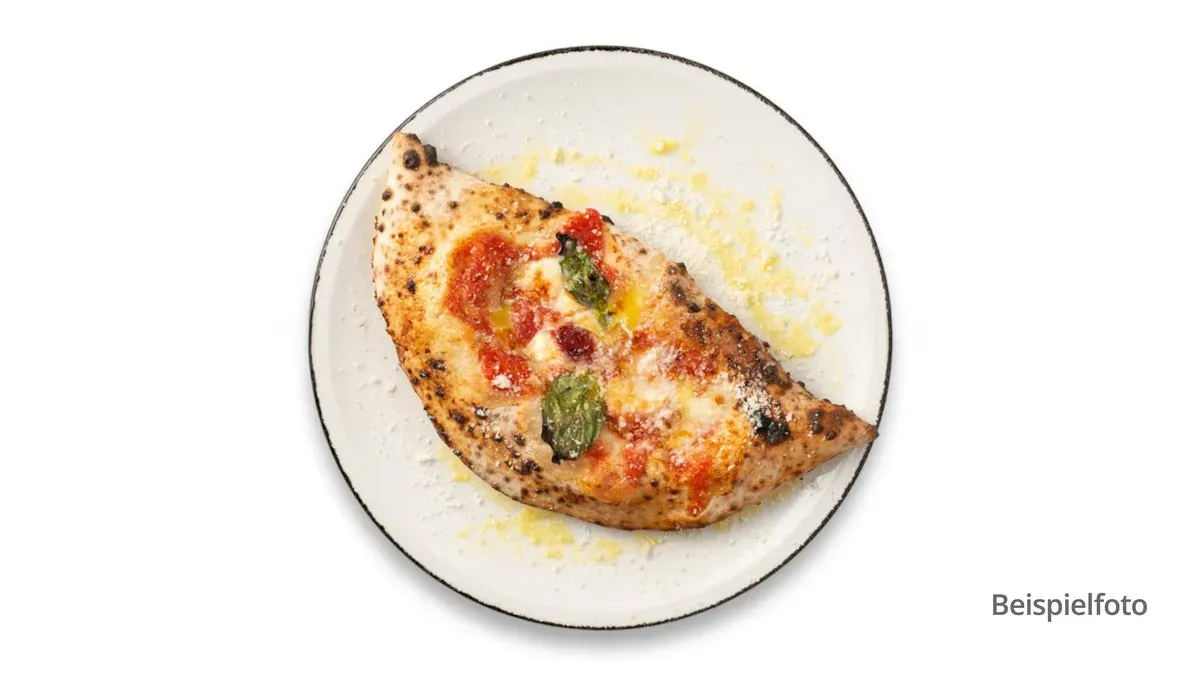 82. Calzone