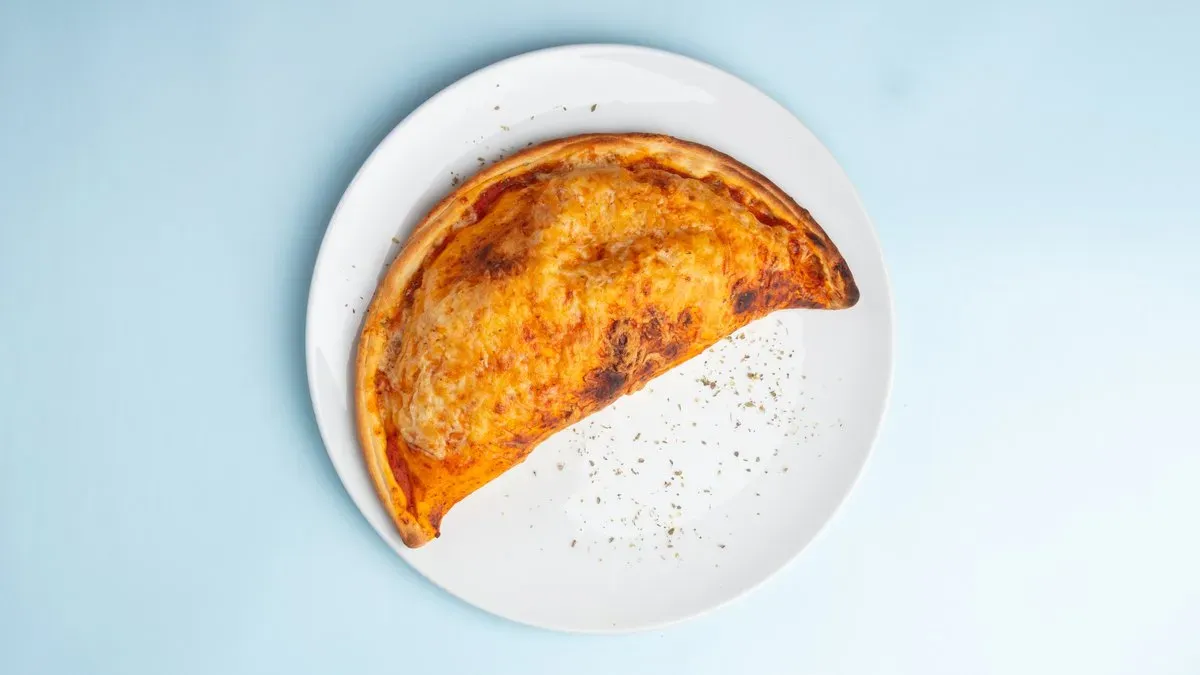 115. Pizza Calzone