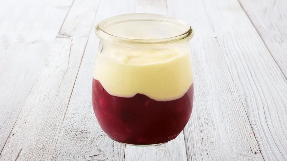 Red fruit jelly 