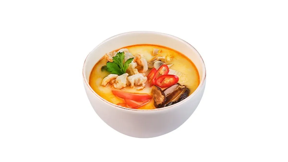 Tom Yum leves csirkével, kókusztejjel