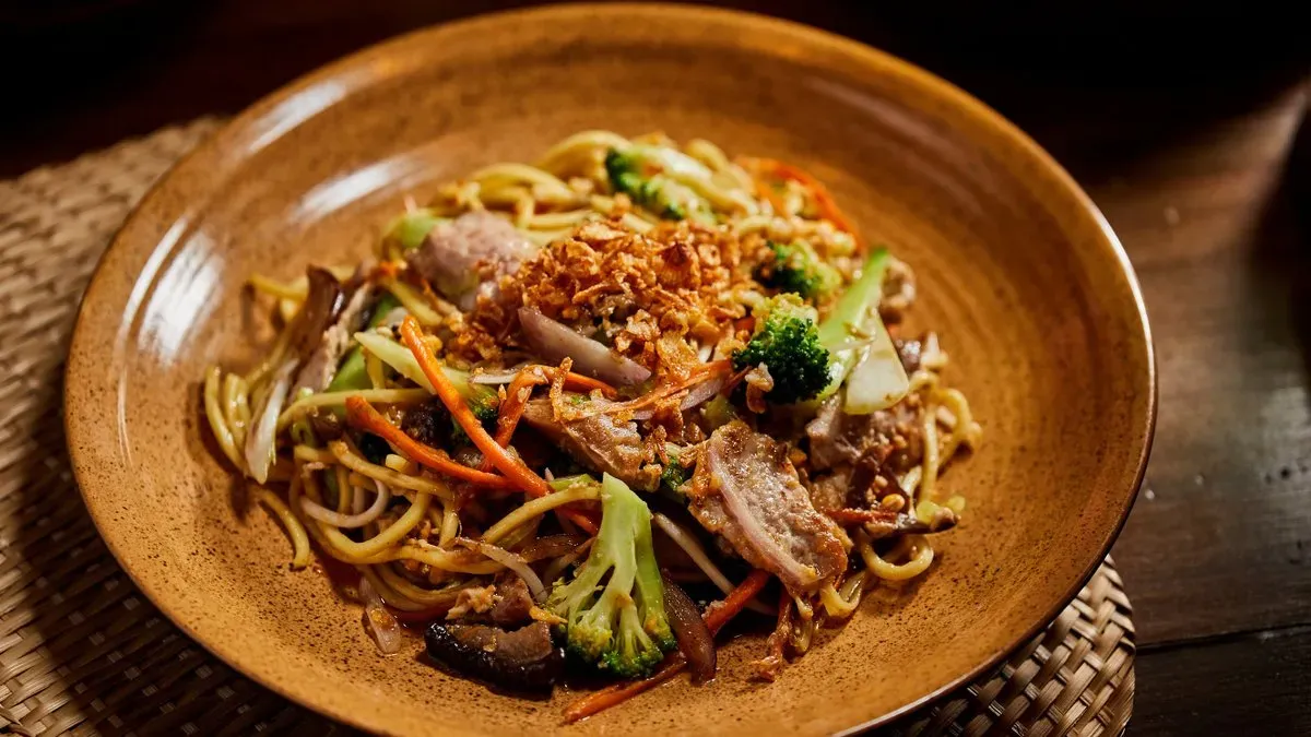 Pad Mee Luang - vega (Sült Tojásos Tészta)