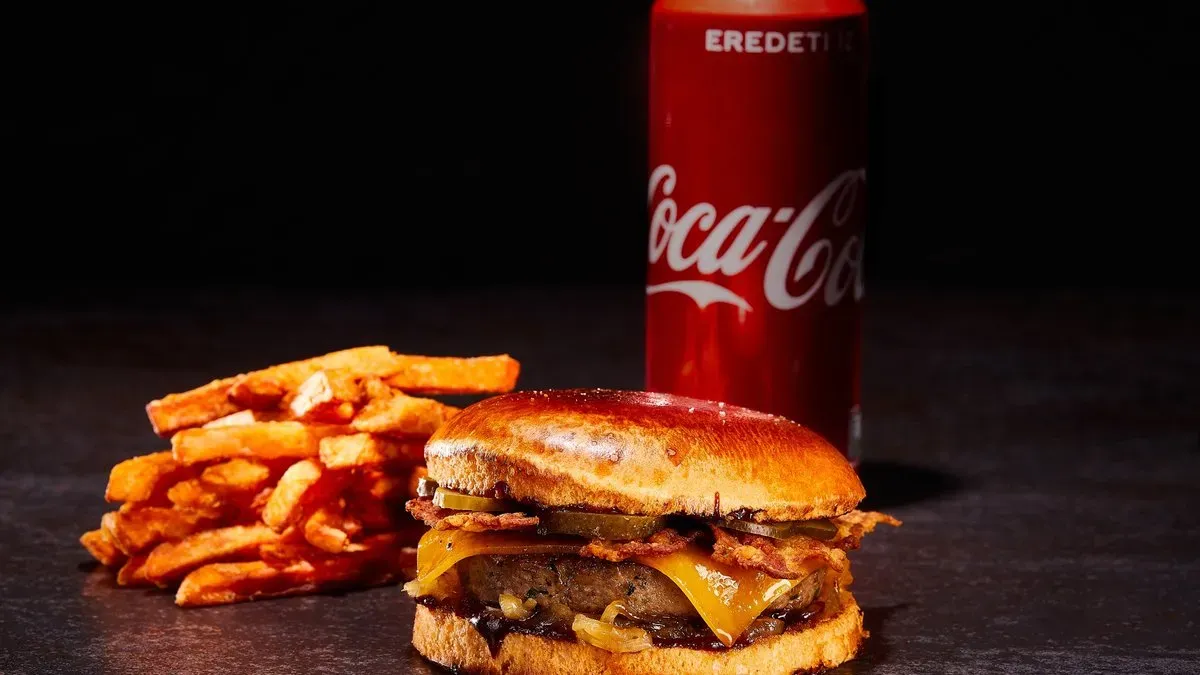 Gluténmentes Trófea Burger "A" menü, Hasábburgonya, Coca Cola 0,33 l