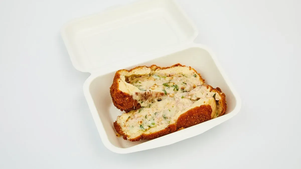 Feta sajttal, olívabogyóval töltött csirkemell