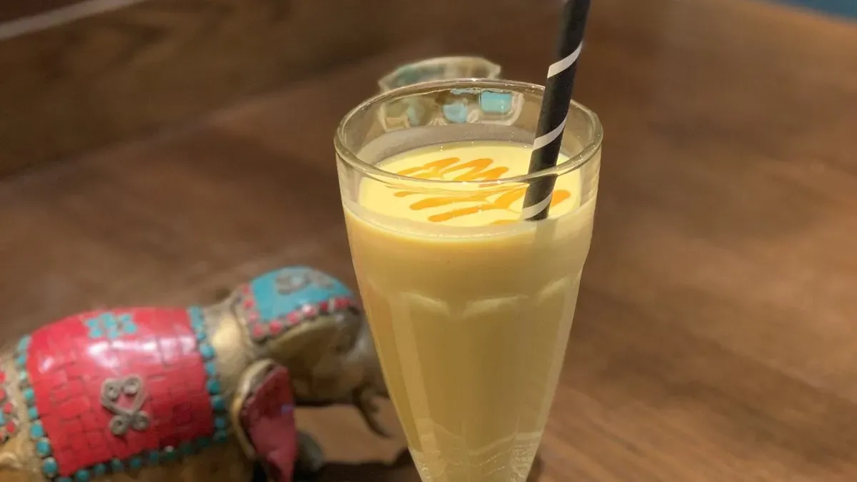 MANGO LASSI