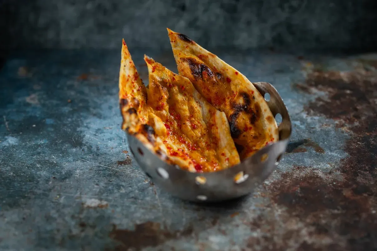 CHILI GARLIC NAAN