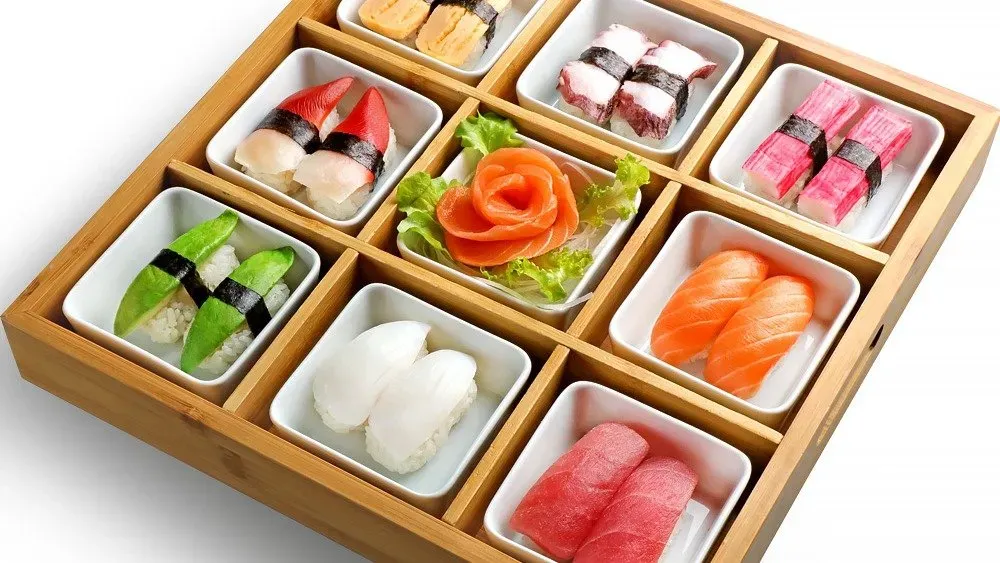 J27. Nigiri mix tál