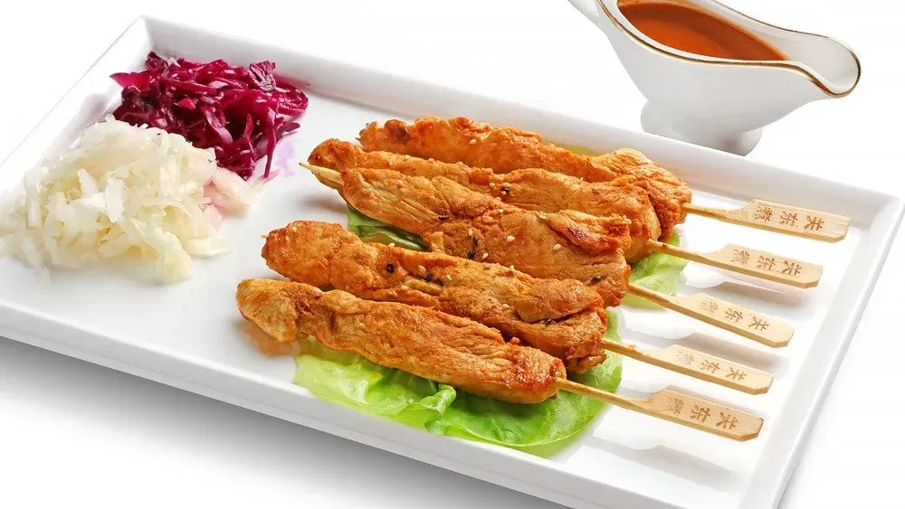 Q7 Pálcikákra curry csirkefalatok