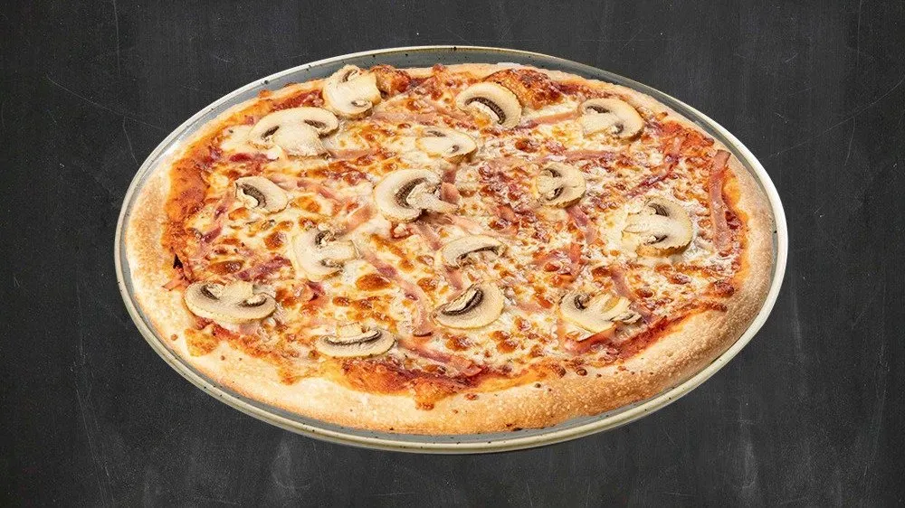 Sonkás-Gombás pizza