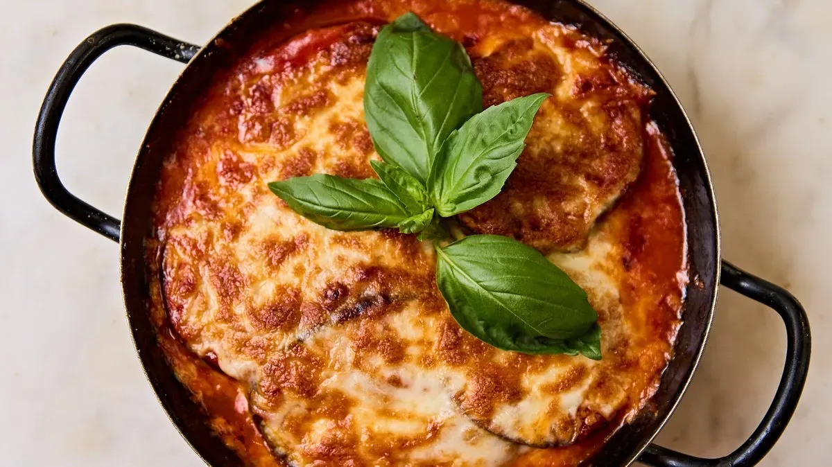 Parmezános, paradicsomos padlizsán