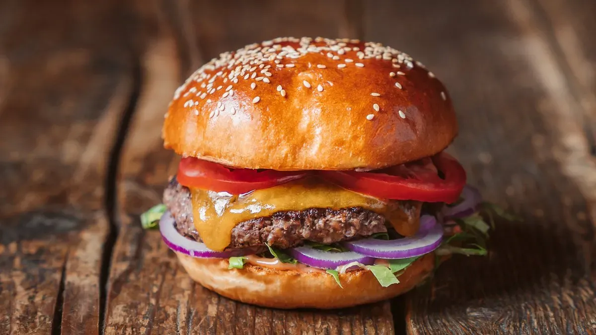 SAJTOS MARHABURGER