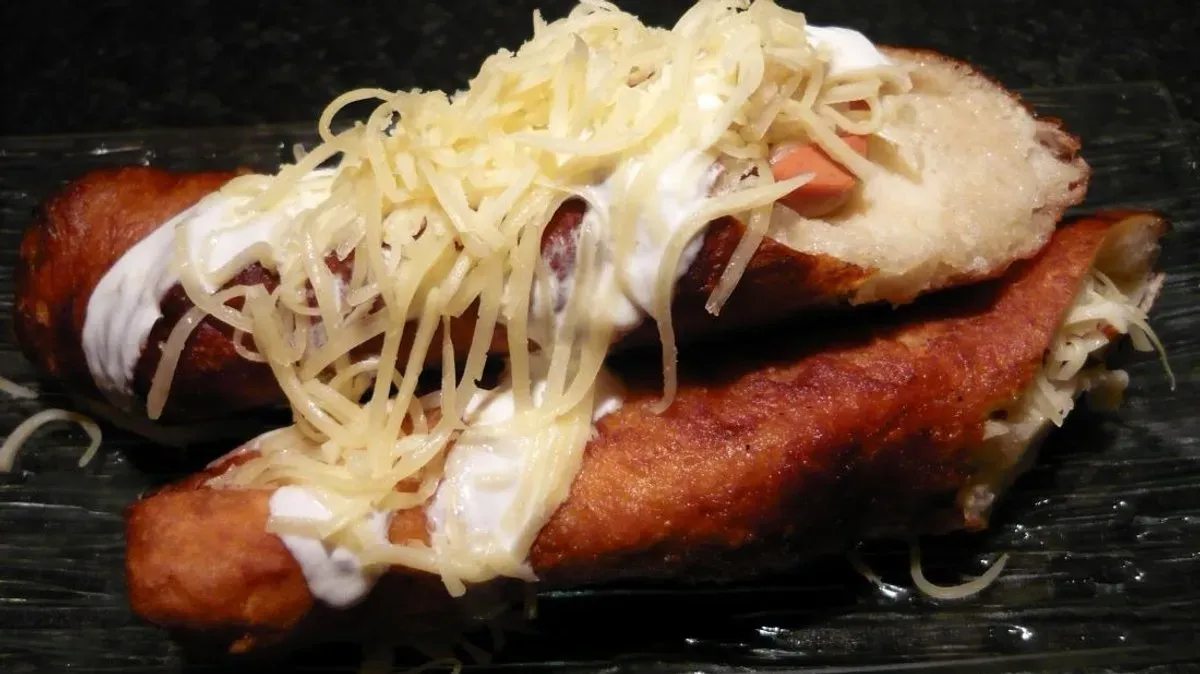 Kolbászos Lángos