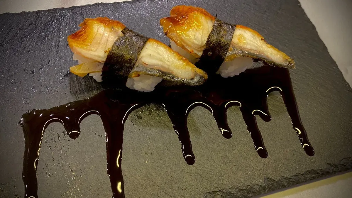 NS25. Unagi Nigiri