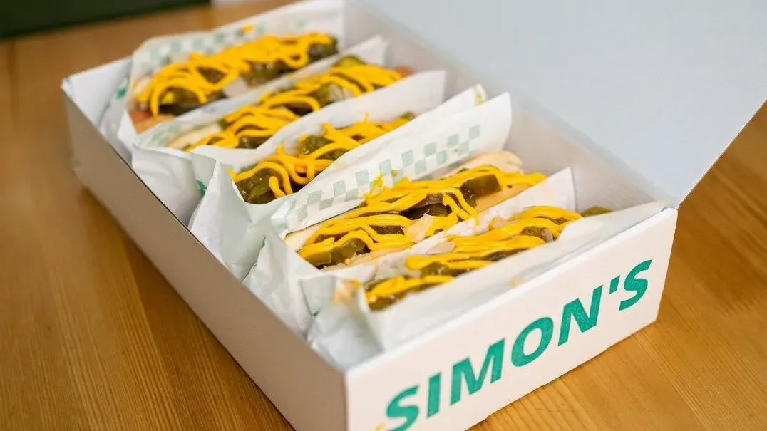 10 HOTDOGS
