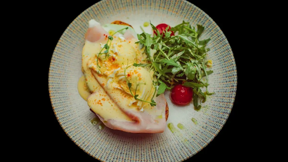 Buggyantott tojás prosciutto cottoval