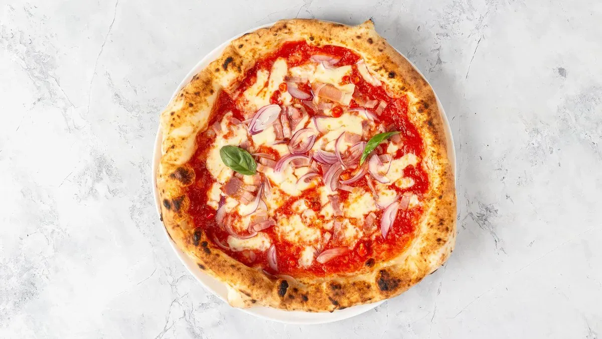 Amatriciana pizza