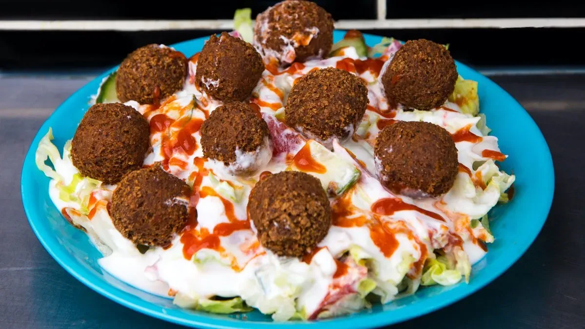FALAFEL TÁL KÖRET NÉLKÜL