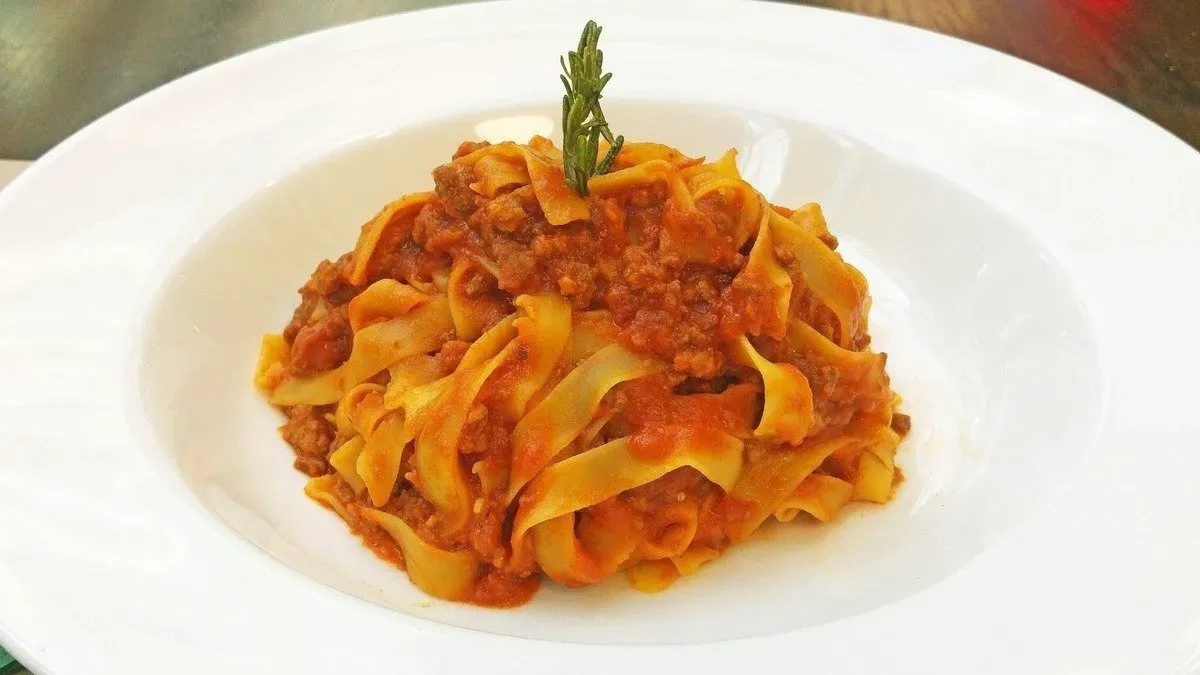 Házi Tagliatelle Bolognai raguval