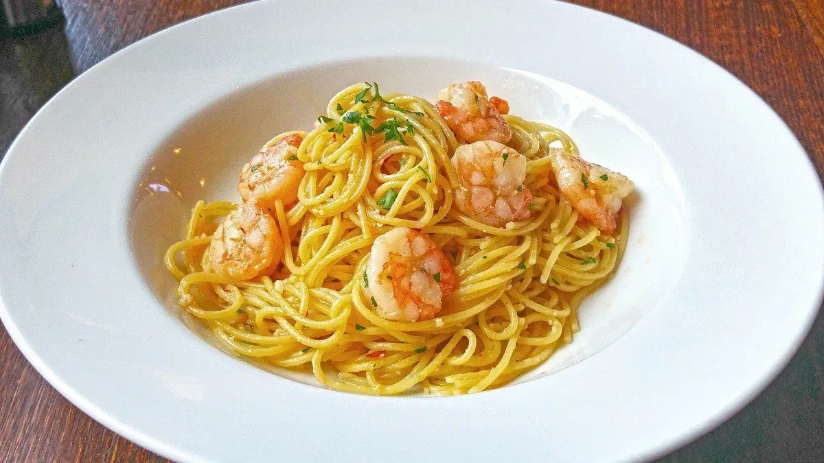 Spaghetti con Gamberetti all'Aglio