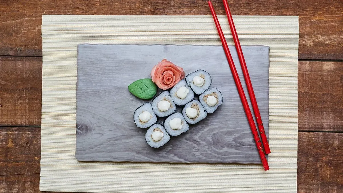 Majonézes tonhal maki