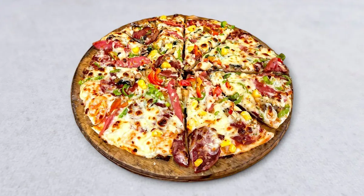 Húsos pizza