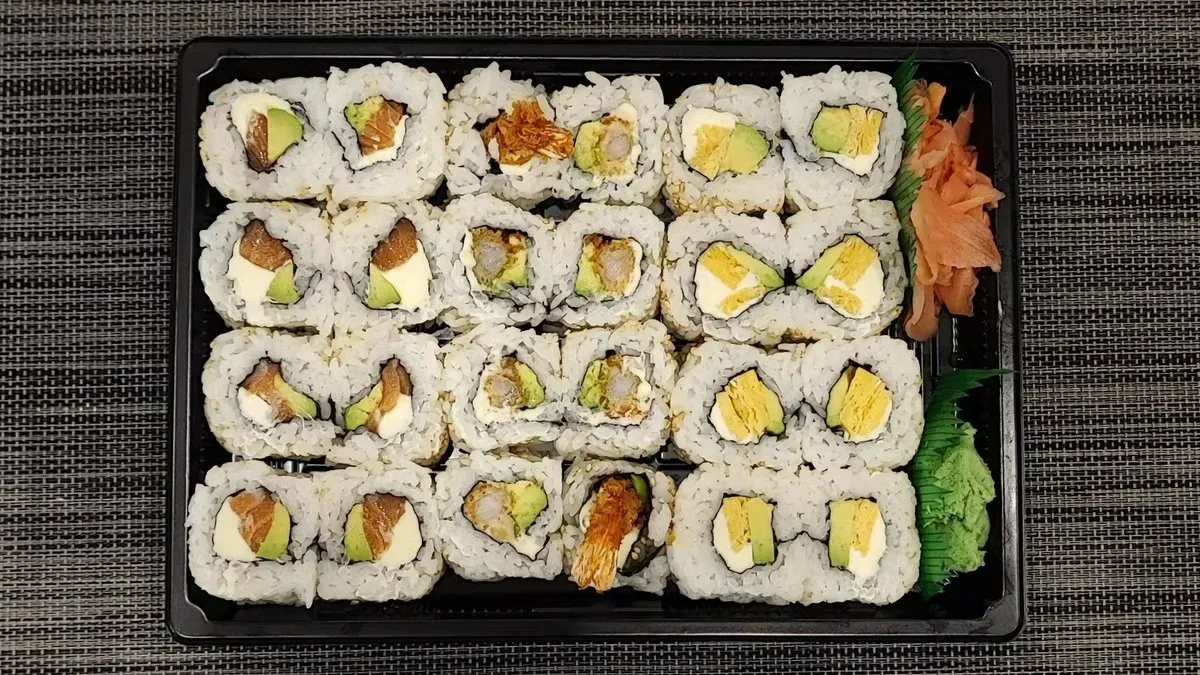 By9#Lazac,avokádó, garnélarák tempura, omlett tojás, vajkrém 24db