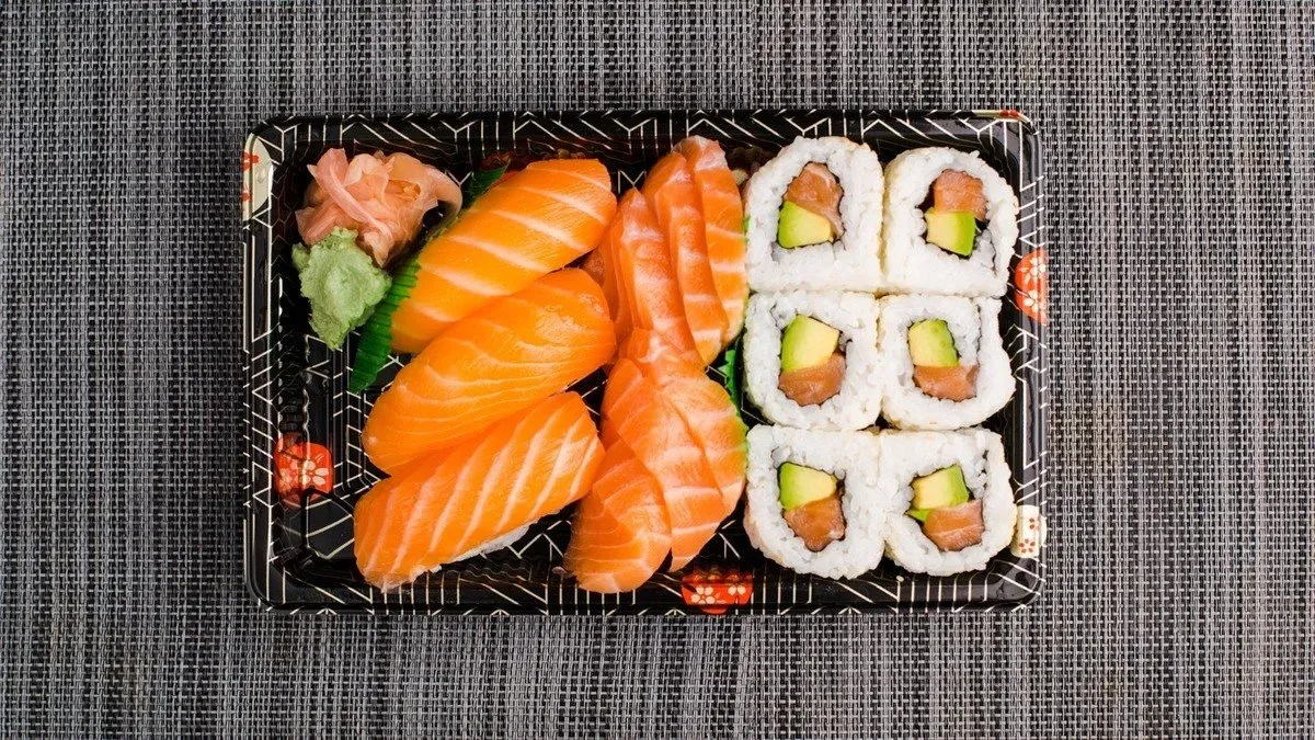 7#Lazac avokádó sashimi