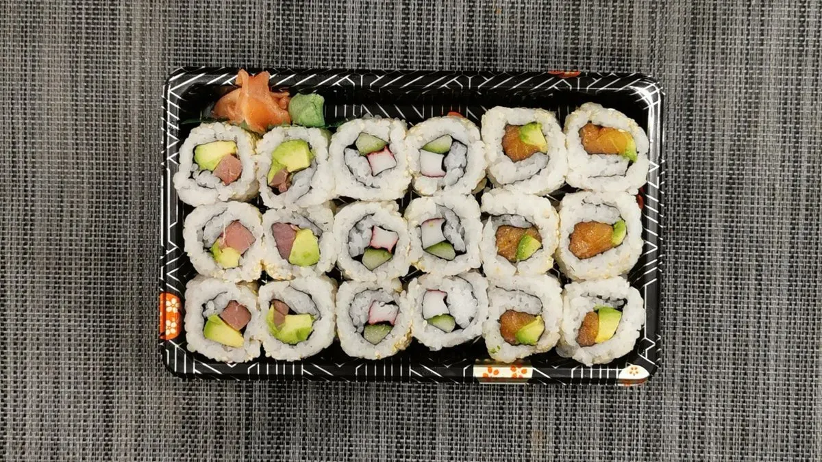 M14#Lazac avokádó tonhal surimi uborka 18DB
