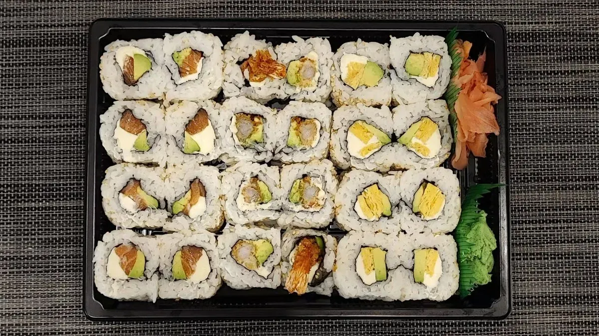 By9#Lazac,avokádó, garnélarák tempura, omlett tojás, vajkrém 24db