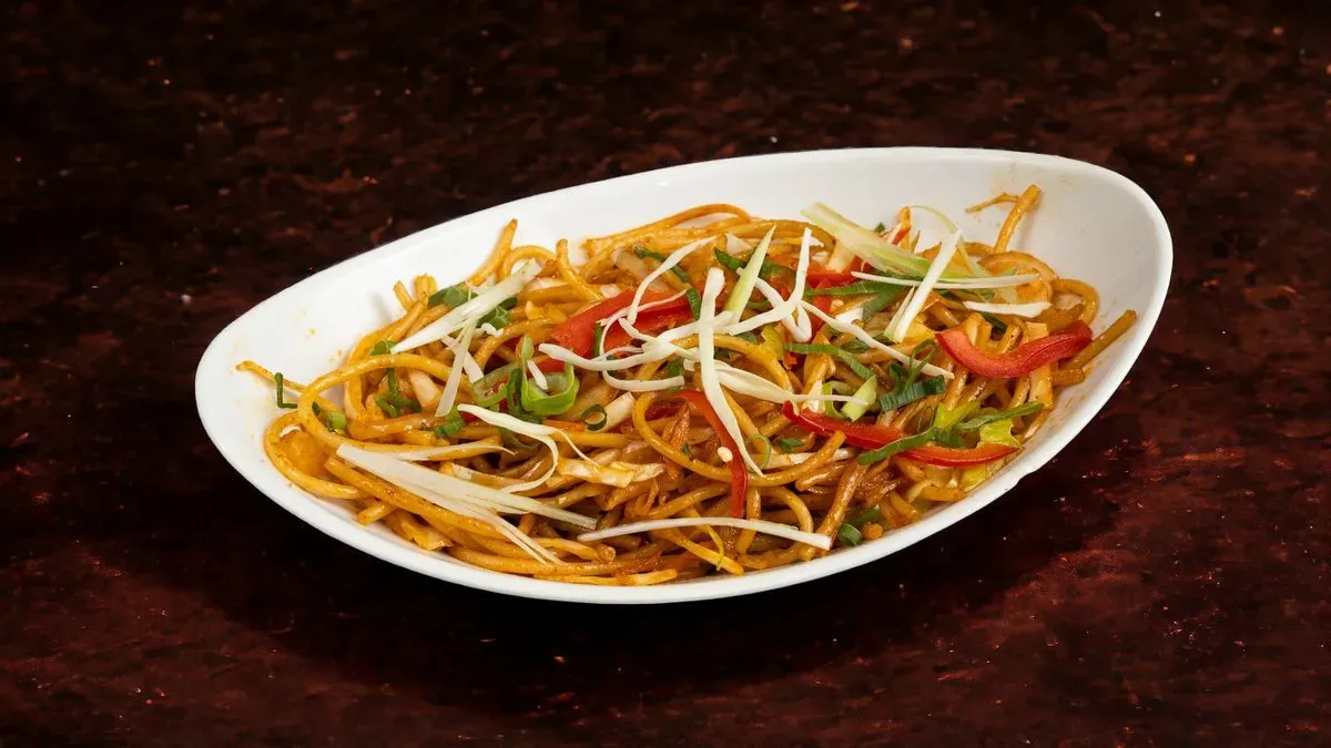 32. Vegetarian Noodles