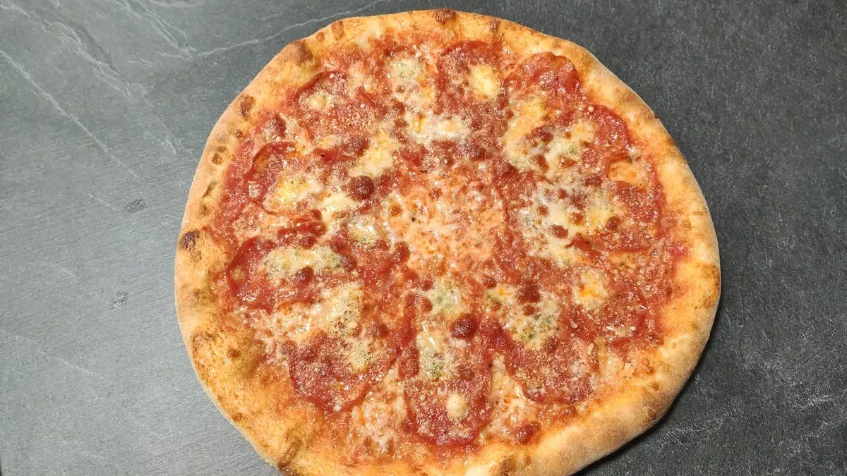 Pizza di Calabrese - Szalámis (csípős)