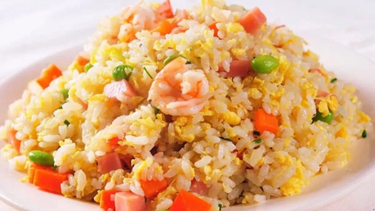 40E. Shrimp Fried Rice /Garnélarák Sült Rizs