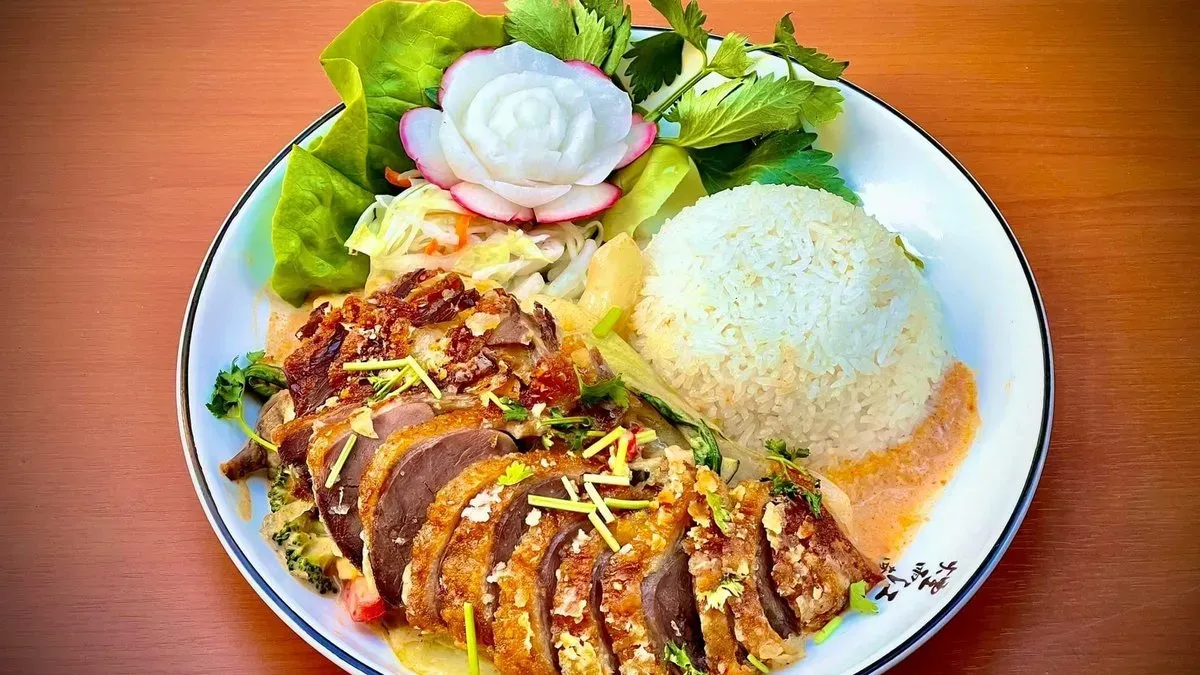 90A. Vegetarian Rice with Peanut Sauce/ Zöldségek & Tofu