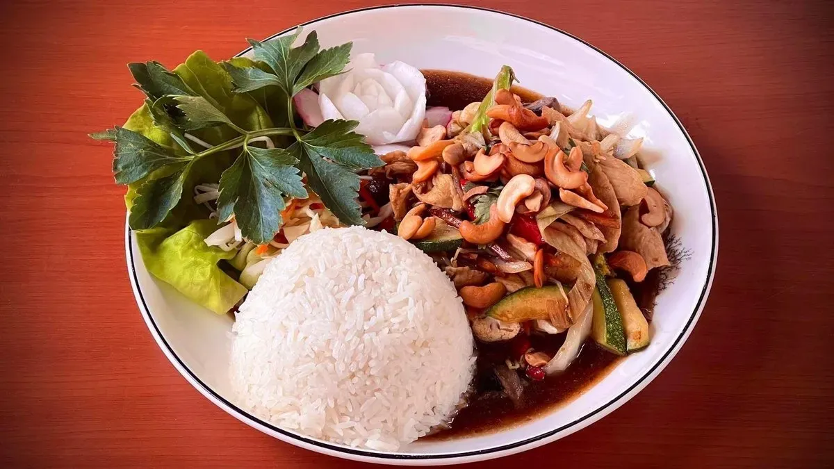 100E. Shrimp Rice with Hoisin/ Garnélarák