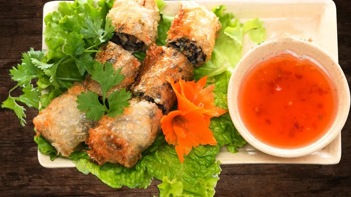 01. Spring rolls (2pcs)/ Tavaszi tekercs(2db)