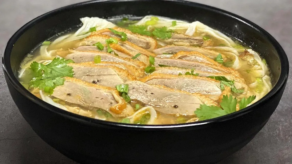 10F. Pho Duck/ Pho Kacsa