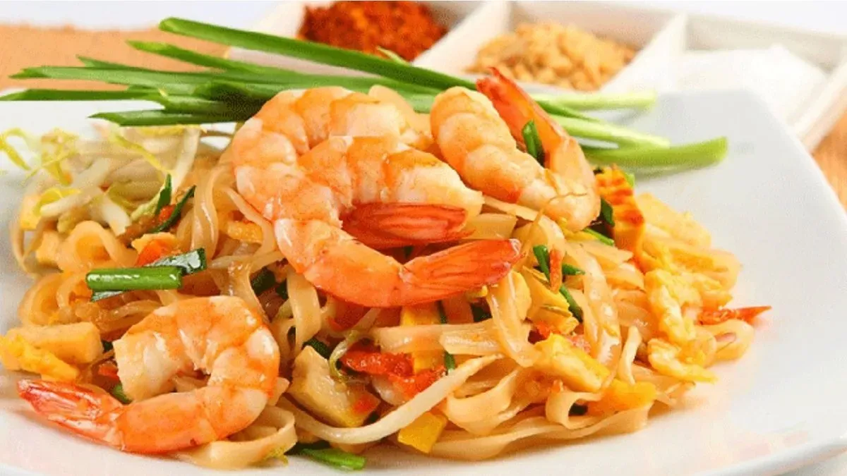 T1 E. Shrimp Pad Thai / Garnélarák