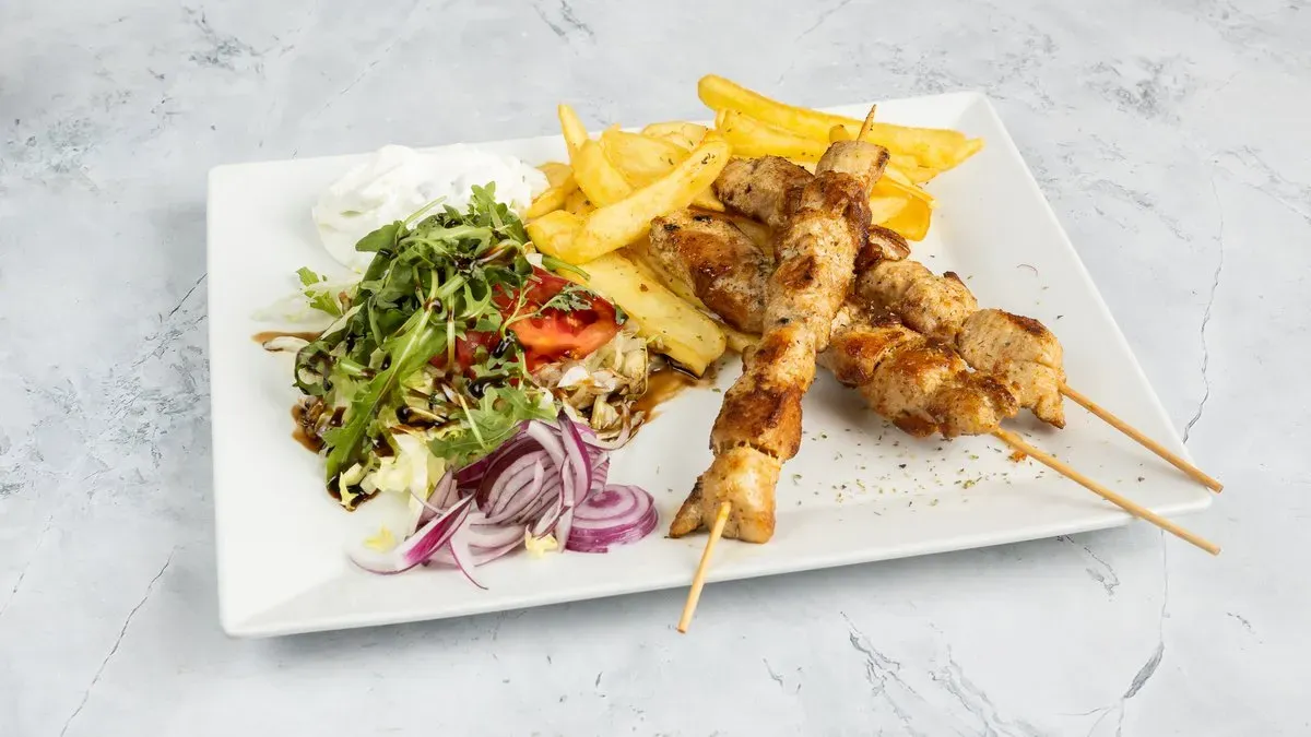 Csirke souvlaki tál