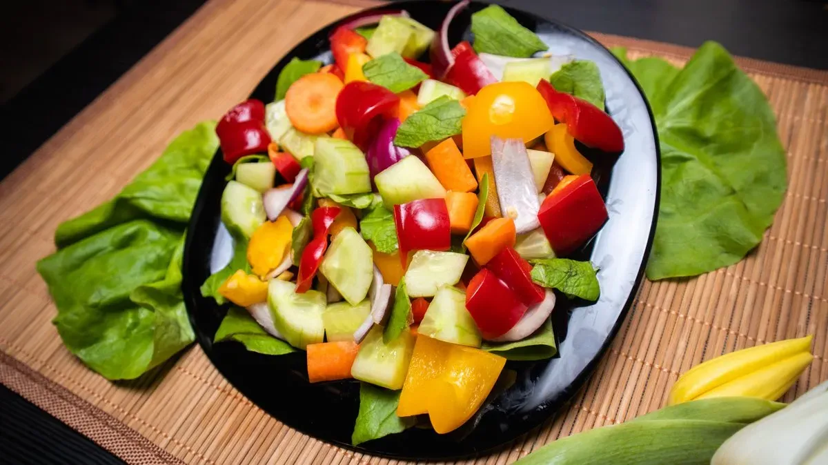 Vegyes zöldségsaláta