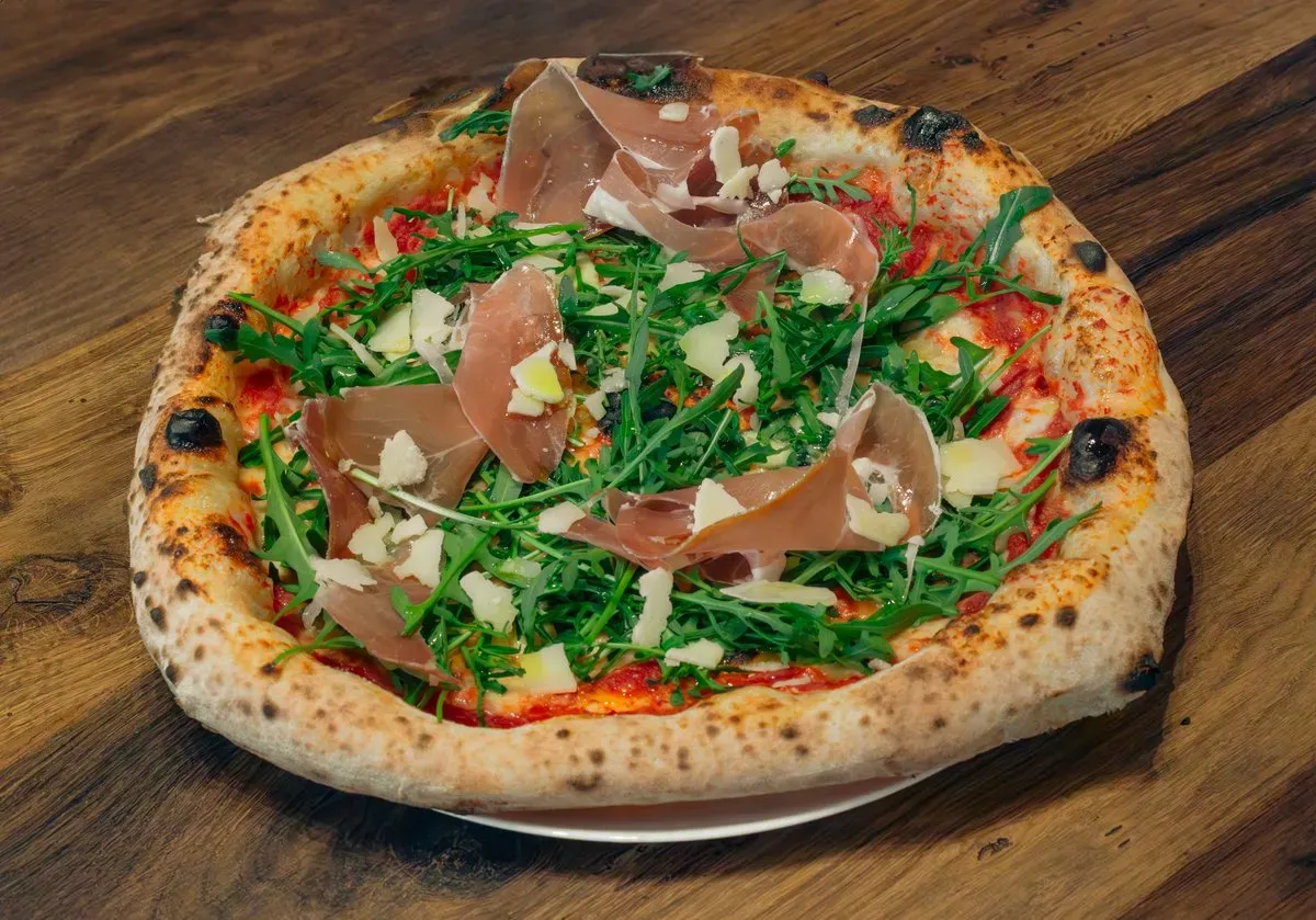 Crudo pizza