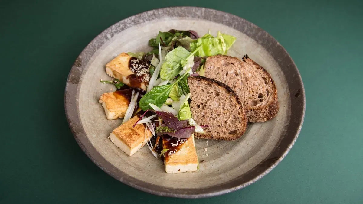 Oriental tofu plate