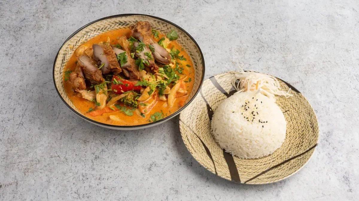 Thai curry rizs