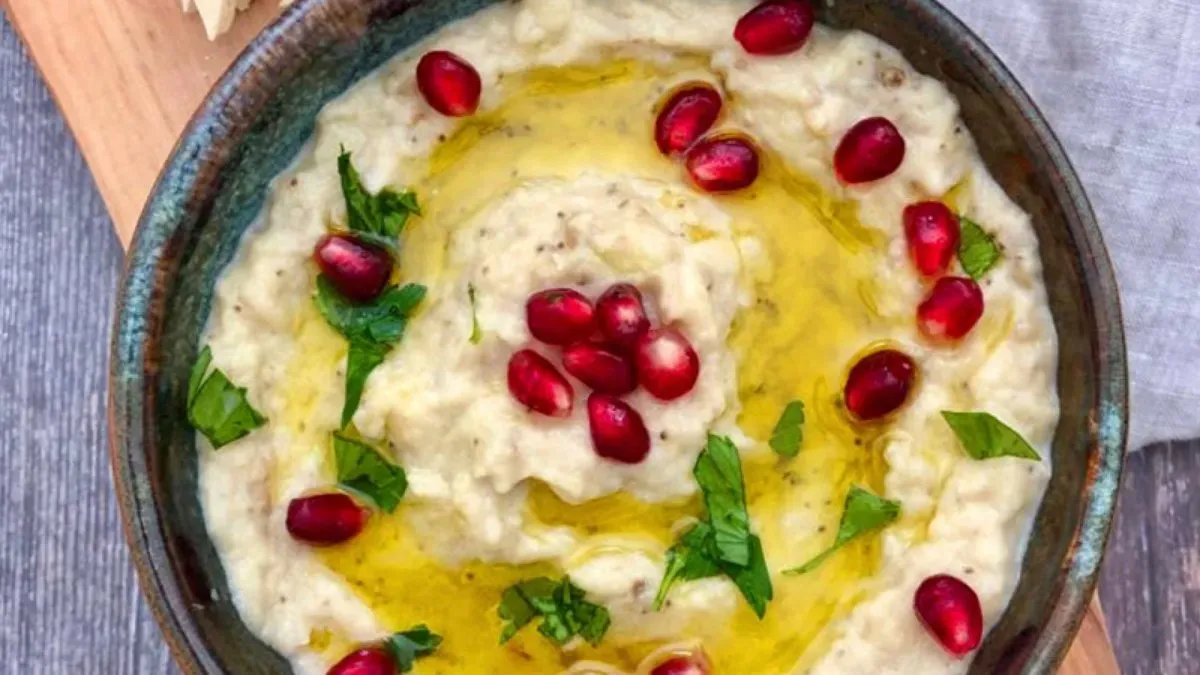 Lebanese Moutabel (Spicy Eggplant Dip)/متبل