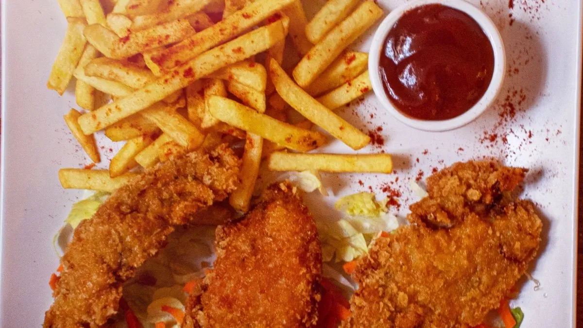 8 db ropogós-fűszeres csirkeszelet dupla körettel( 8 pieces crispy with 2 side)