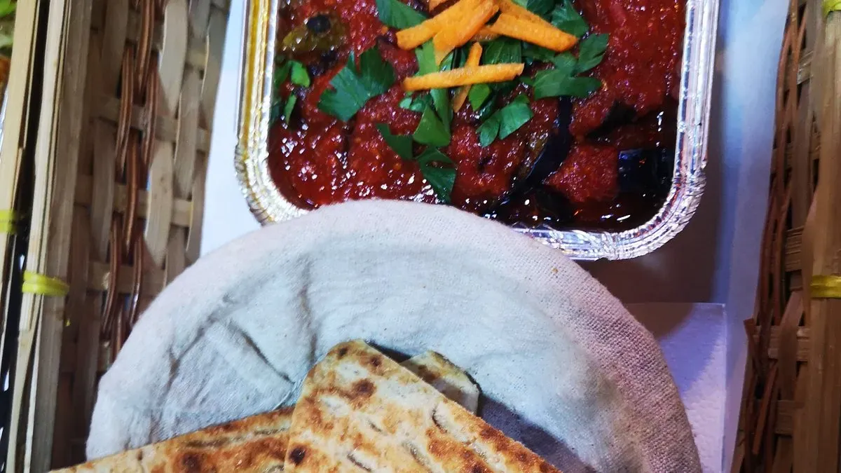 Mousaqa darált borjúhússal & pitával (Beef mousaqa and pita)